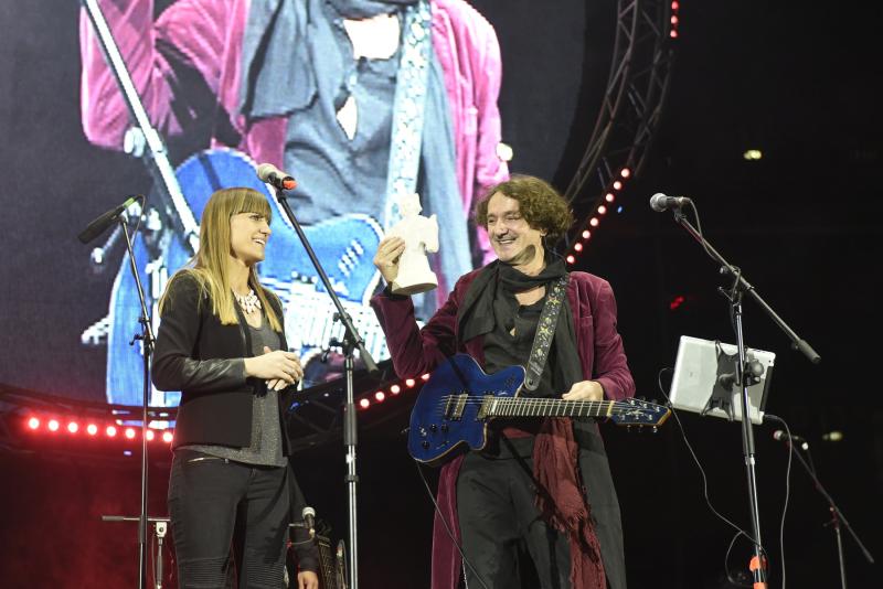Glazbenik je nagradu dobio na koncertu u Areni (Foto: Damil Kalogjera)
